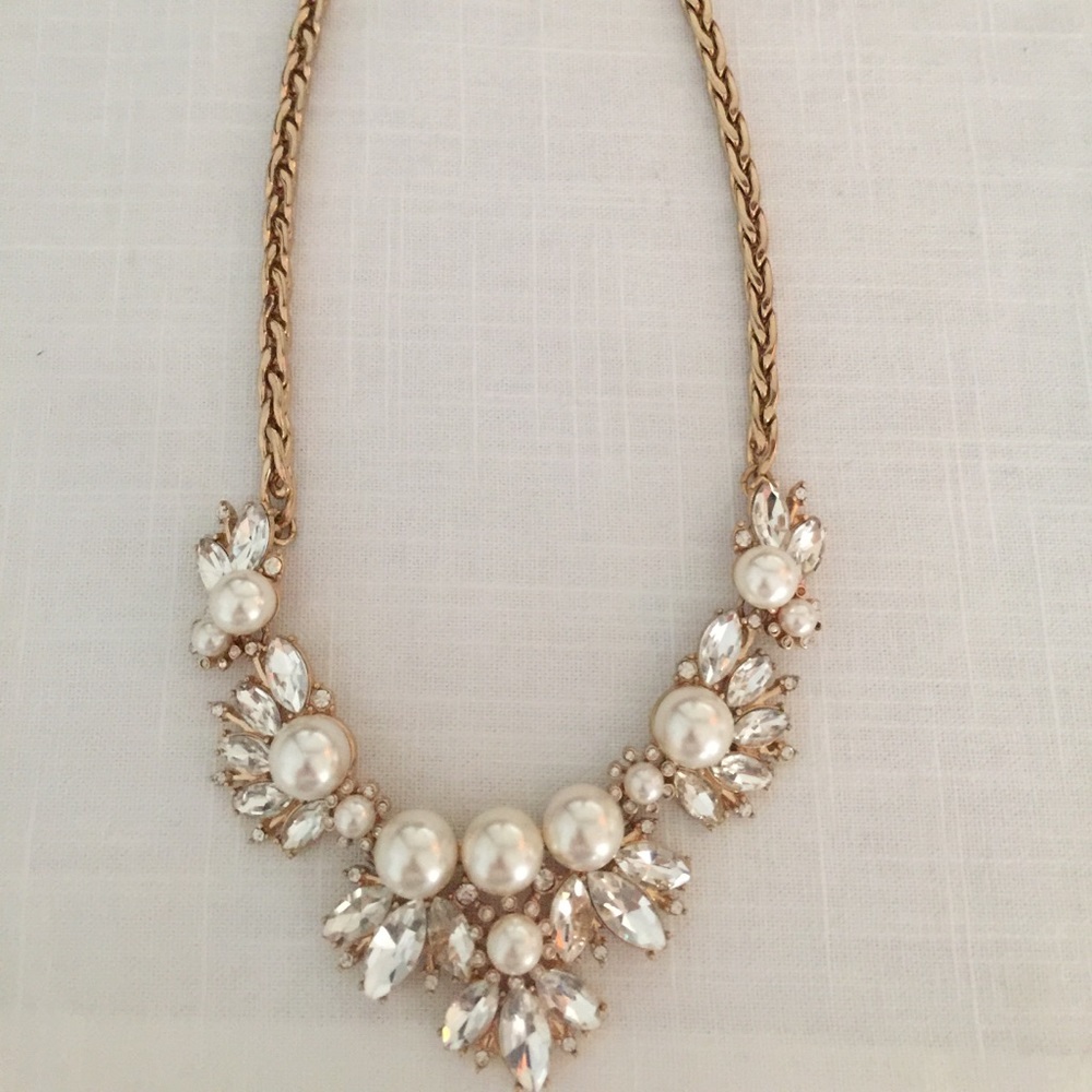 Banana Republic Pearl necklace. Gorgeous
